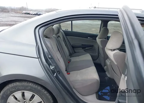 2009 Honda Accord 2.4 Lx z USA, uszkodzony, nr VIN 1HGCP25379A042262